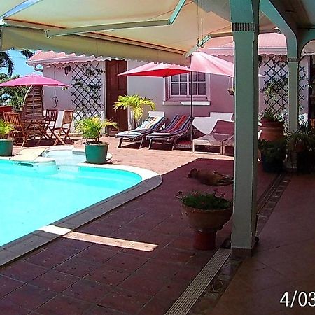 Agreable Chambre D'Hotes, Sdb, Piscine, Carbet Cuisine. 圣克洛德 外观 照片