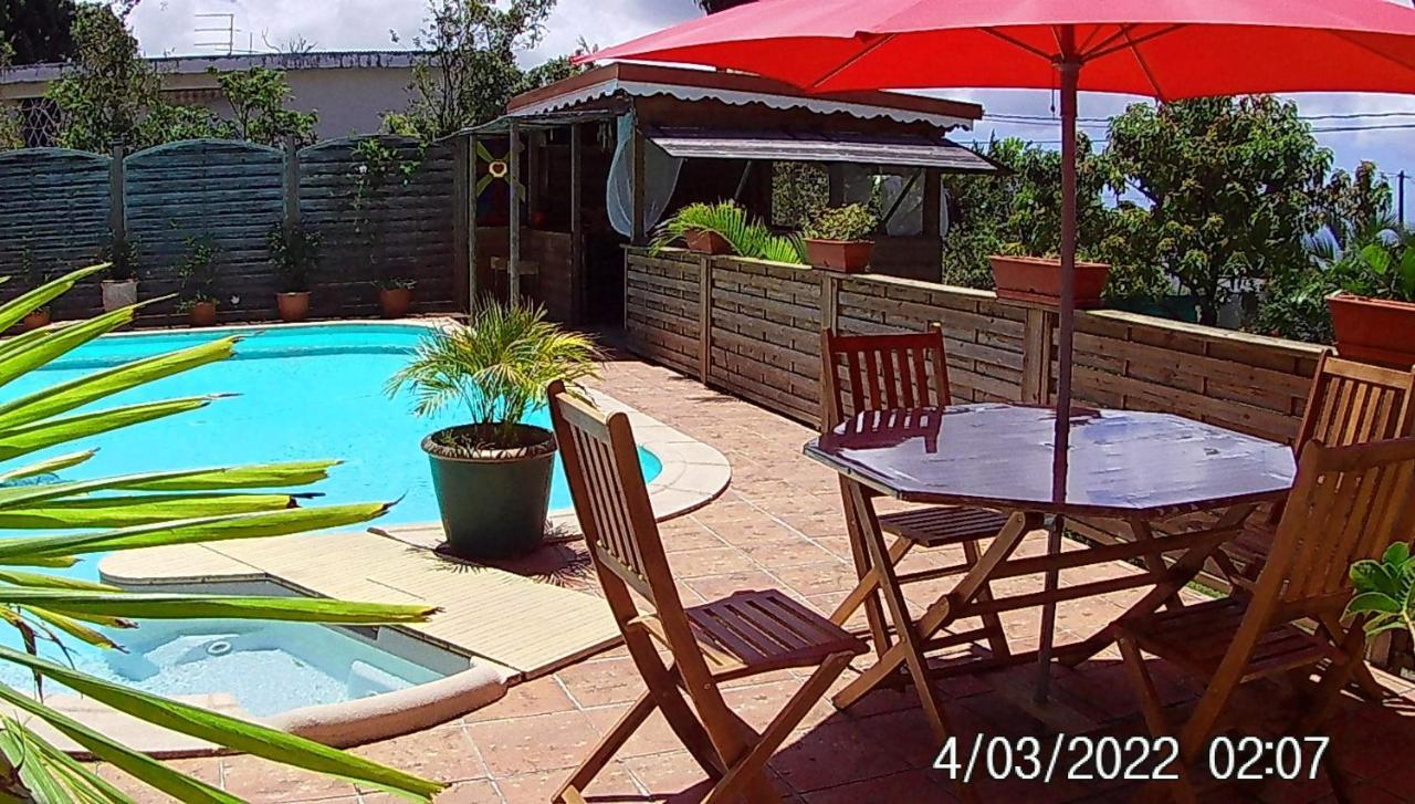 Agreable Chambre D'Hotes, Sdb, Piscine, Carbet Cuisine. 圣克洛德 外观 照片