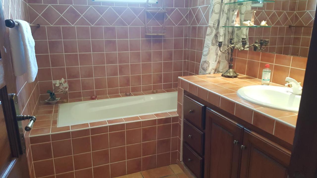 Agreable Chambre D'Hotes, Sdb, Piscine, Carbet Cuisine. 圣克洛德 外观 照片
